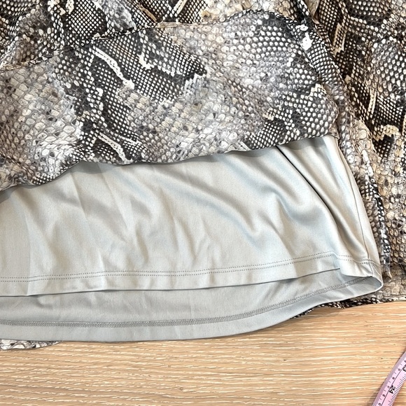 Show Me Your MuMu Long Sleeve Reptile Snake Print Blouse Bell Sleeve V Neck Top - Picture 8 of 12